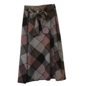NYCC plaid￼ tie front skirt